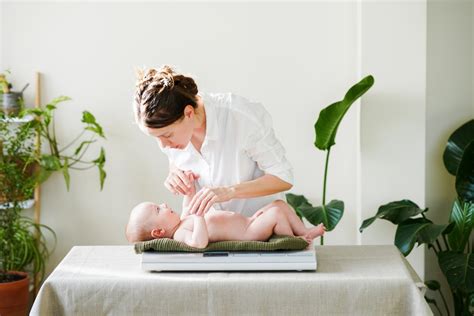 Hvor meget skal baby tage på alt om vægtøgning og kurve