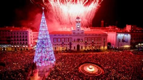 14 Best Places For New Year S Eve Celebration In The World The Broad Life