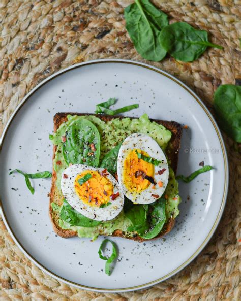 Garlicky Avocado Toast With Egg Kitchen Mai