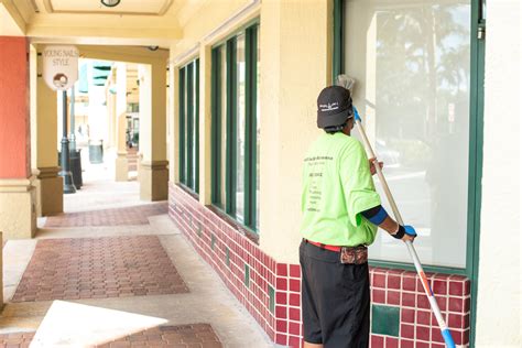 Compensation Benchmarks for Commercial Property Managers 10