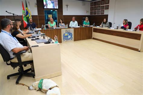 RODA DE CONVERSA DESTACA AÇÕES DE NAVEGANTES PELA CAUSA ANIMAL