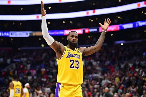 LeBron Leads Fourth Quarter Comeback As Lakers Win Hallway Series