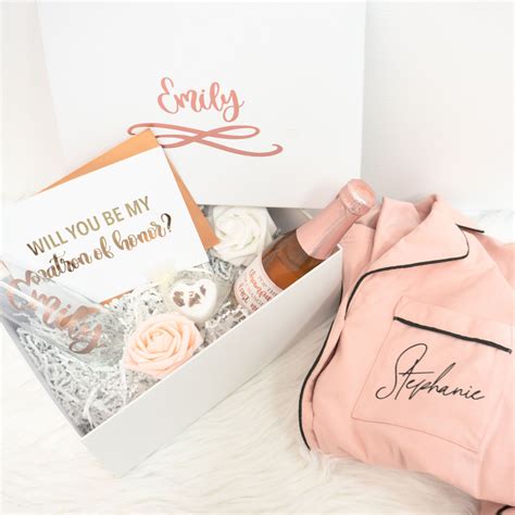 What To Put In A Bridesmaid Proposal Box 15 Ideas For Box Fillers Simple And Sentimental