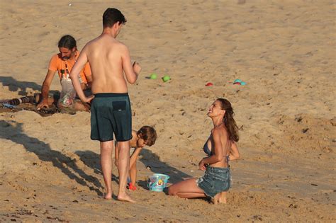 Fotos Eva González con su hijo en Cádiz y otras fotos de famosos en la