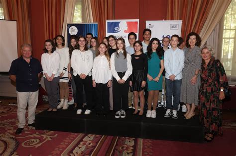 Nos élèves à l Ambassade de France à loccasion du projet Livret