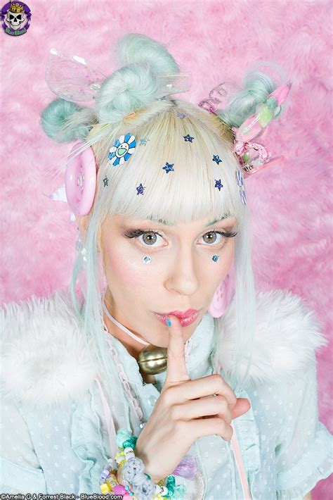 Lovely Dorothy Showing Tits Wearing FreeOnes Gear 12 Photos