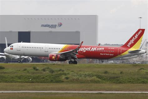 Vn A Vietjet Air Airbus A Lloyd Cartwright Flickr