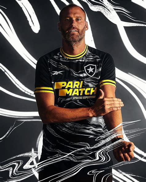 Botafogo lança quarta camisa da temporada veja fotos