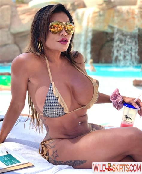 Connie Elizabeth Conniesnumberx Connieelizabeth Conniesfashionvault Nude OnlyFans