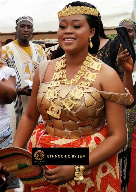 Tenue Traditionnelle Akan By Ethnochic Dot Model Wonder Woman Fashion