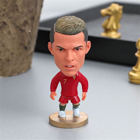 ronaldo statue nike