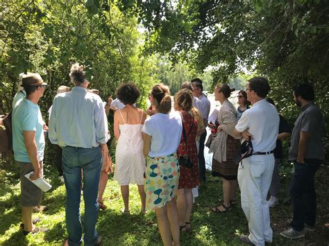 visite du trace du futur canal avec les membres de lobservatoire de