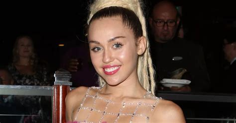 Miley Cyrus Poses COMPLETELY Nude As She Bares All Backstage At The MTV