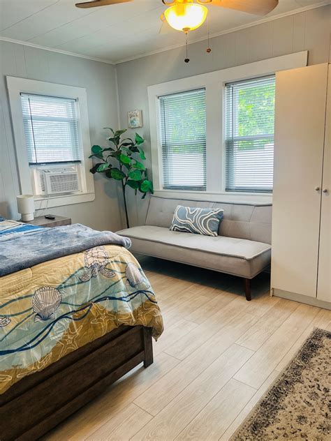 Best Accommodation Options and Hotels near Hampton Beach 26