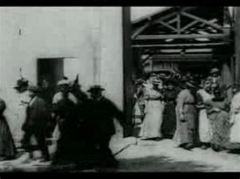 La Sortie des Usines Lumière 1895 Vidéo Dailymotion