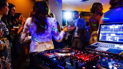 Hire Speakers Party Lighting Or Dj Services Idjs Entertainment