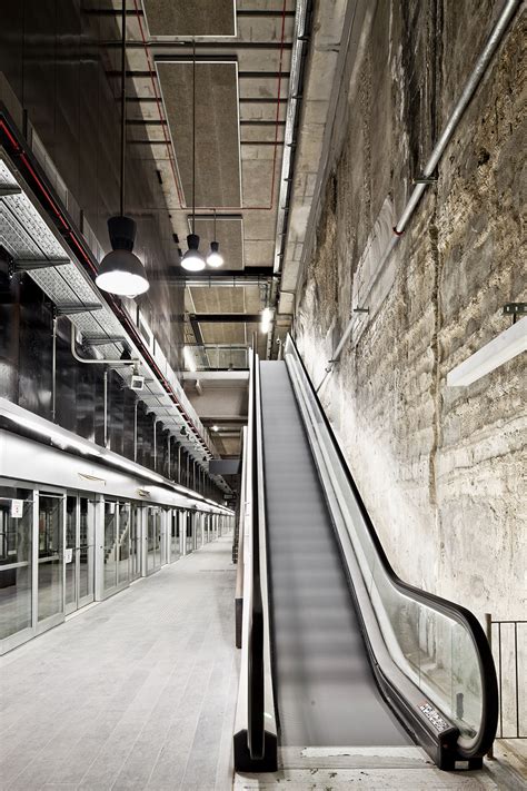 Tres Estaciones de la metro L9 by Garcés De Seta Bonet Arquitectes 谷德设计网