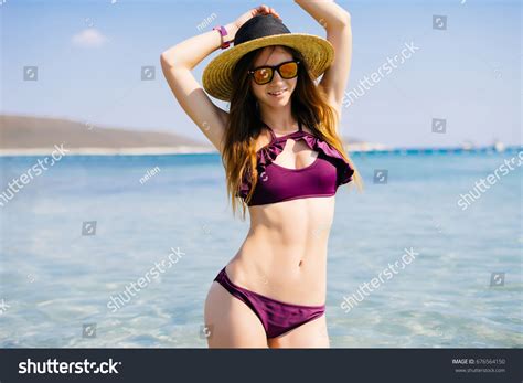 Portrait Happy Sexy Girl Pink Bikini 스톡 사진 676564150 Shutterstock