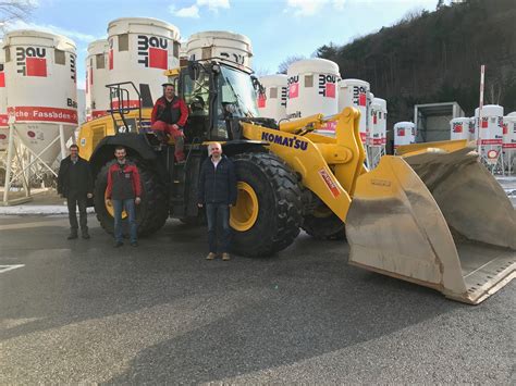 Baumit Verst Rkt Sich Mit Dem Komatsu Radlader Wa Lectura Press