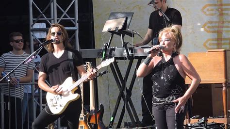 Tanya Tucker Amazing Grace And Delta Dawn Cmafest 2015 Youtube