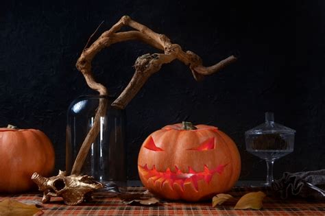 Linterna De Calabaza Tallada De Halloween De Miedo Con Cara