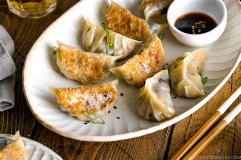 Gyoza Recipe 餃子ぎょうざ • Just One Cookbook