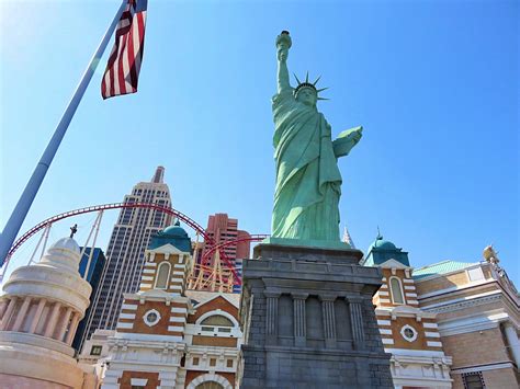 Famous world landmarks in Las Vegas - Sightseeing Scientist