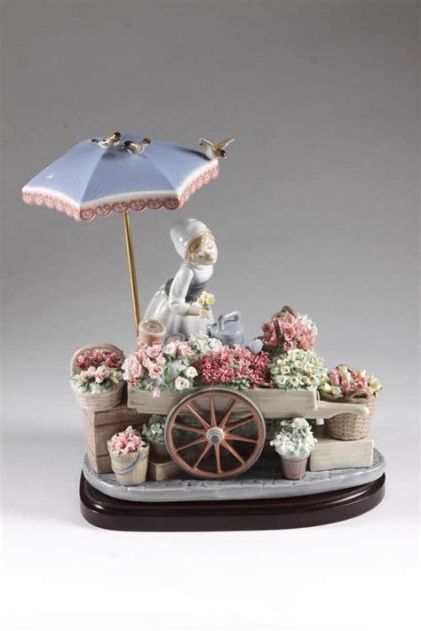 Lladro 1454 Flowers Of The Season Porcelain Figurine Ebth