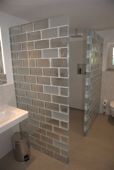How to use glass block sizes and shapes for a creative walk in shower
