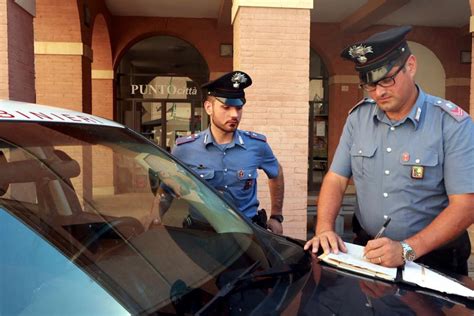 Porto Sant Elpidio Minaccia La Mamma Con Coltello E Bastone