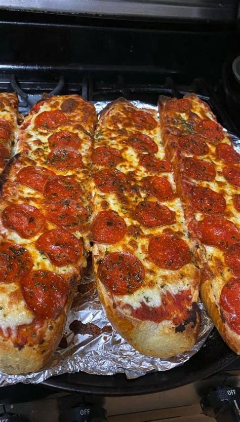 Delicious Homemade Pepperoni Garlic Bread Recipe Iadun