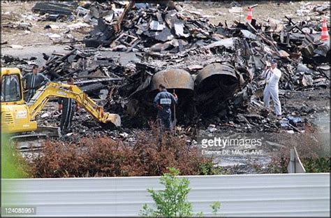 Concorde Disaster Investigation Plane Crash Photos And Premium High Res Pictures Getty Images