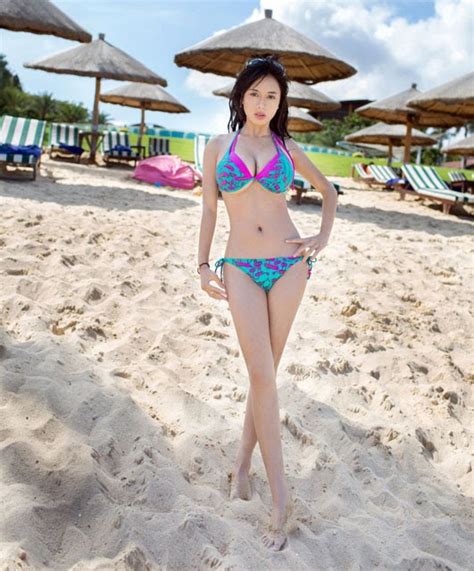 Bikini Sexy Girl Huang Ke Celeb World