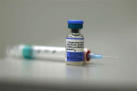 De la pénurie à la controverse le point sur la vaccination en France