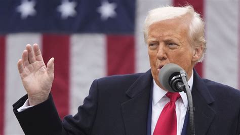 Rak sex eftir fund með umdeildum samsæringi Vísir