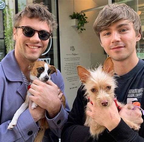 Connor Jessup X Miles Heizer Cute Gay Couples Celebrities Male Cute Gay