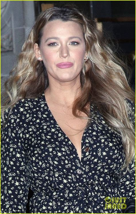 Blake Lively Brings Her Sister & Mom To Rhythm Section Premiere