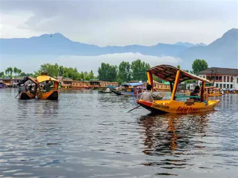 Wular Lake: Jewel of the Kashmir Valley - 4Kerala