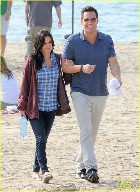 Photo Courteney Cox Cougar Town Set With Josh Hopkins 08 Photo 2771582 Just Jared