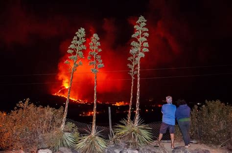 Impactante vídeo del momento en que una colada de lava se desborda del