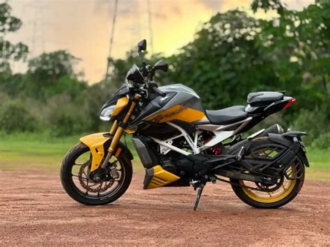 Tvs Apache Rtr Review Tech Packed Streetfighter