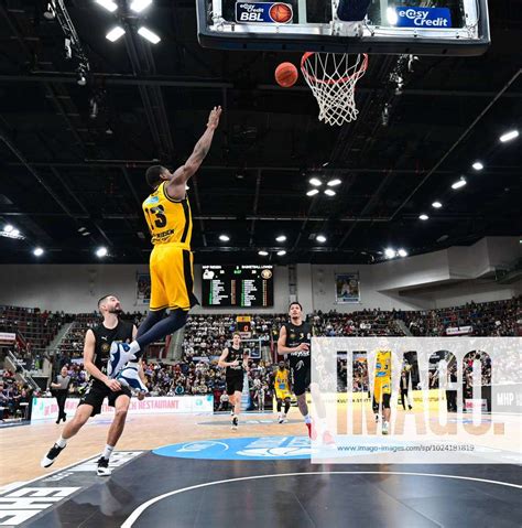 Yorman Polas Bartolo MHP Riesen Ludwigsburg 13 Attempts A Dunk GER