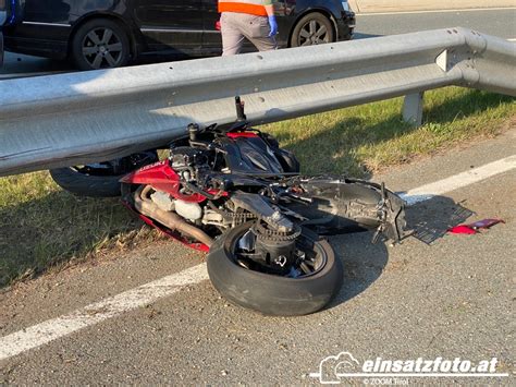 Motorradfahrer Bei Unfall Auf Der B178 Schwer Verletzt Kirchbichl