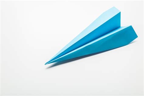 Avión de papel origami | Foto Premium