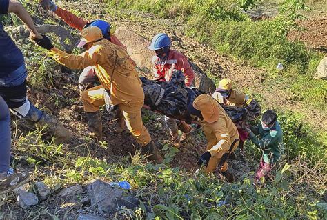 Ascienden A 35 Los Muertos Por Derrumbes En Colombia