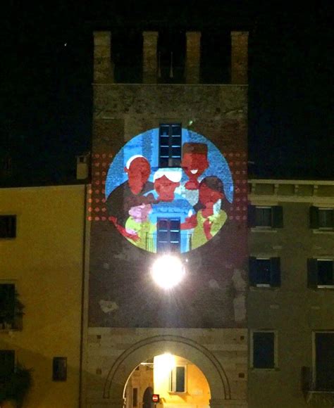 Verona L Amore Lgbt Illumina I Palazzi Della Citt Contro Il Congresso