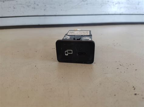 MERCEDES W118 CLA GNIAZDO PORT USB C A2478203802 za 60 zł z Kurów