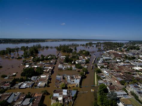 Fotos Chuvas Deixam Milhares De Desabrigados Na América Do Sul 27 12