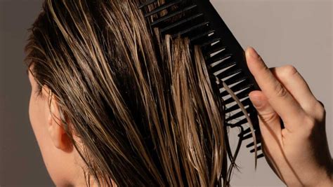 3 Common Reasons for a Flaky Scalp