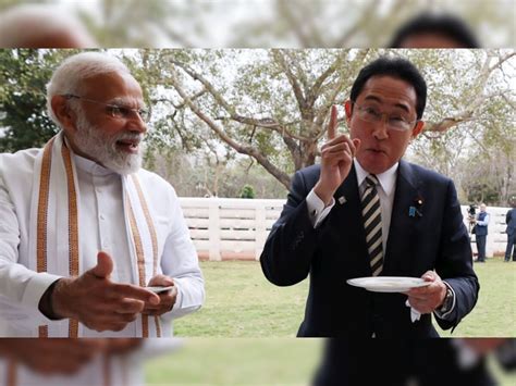 Pm Narendra Modi Japan Pm Fumio Kishida Relishes Golgappe In Delhi Pm